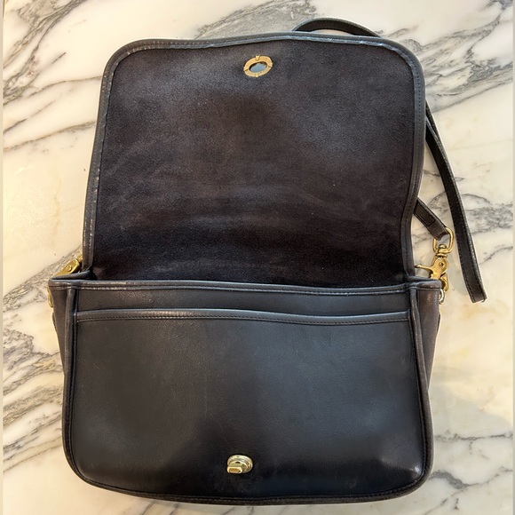 Vintage Coach Crossbody Bag in Black Leather - Picture 6 of 7